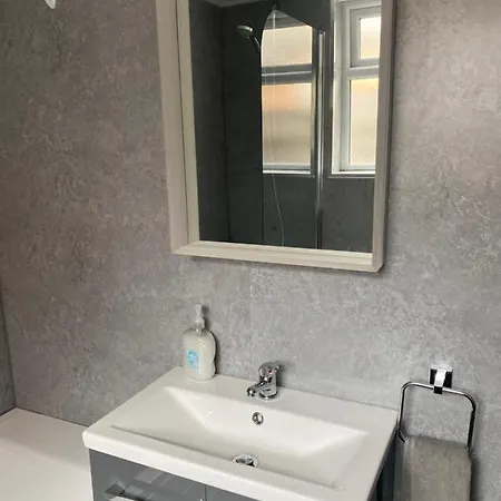 Comfortable 2 Bedroom Home From Home With Parking Nottingham Esterno foto