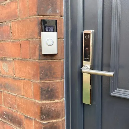 Comfortable 2 Bedroom Home From Home With Parking Nottingham Esterno foto