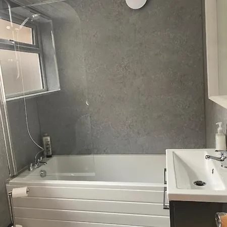 Comfortable 2 Bedroom Home From Home With Parking Nottingham Esterno foto