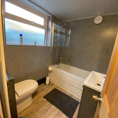 Comfortable 2 Bedroom Home From Home With Parking Nottingham Esterno foto