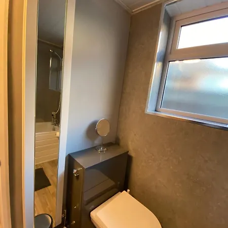 Comfortable 2 Bedroom Home From Home With Parking Nottingham Esterno foto