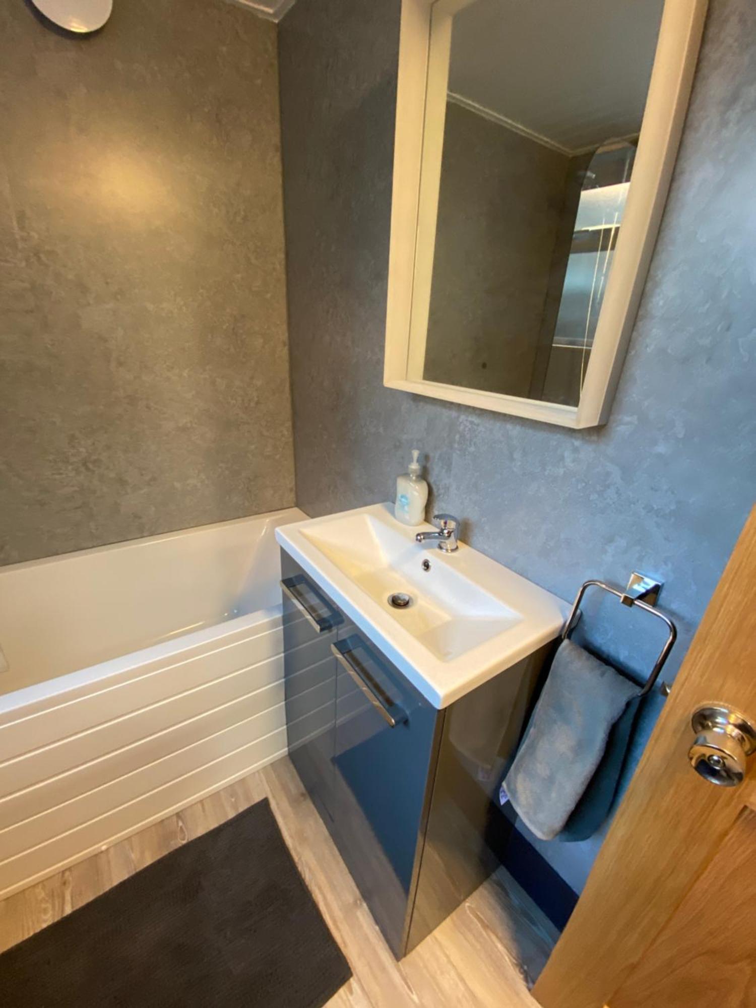 Casa vacanze Comfortable 2 Bedroom From With Parking *